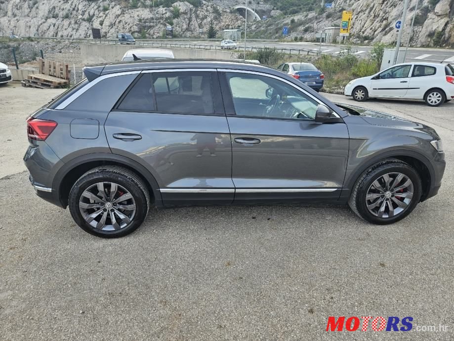 2019' Volkswagen T-Roc 2,0 photo #4