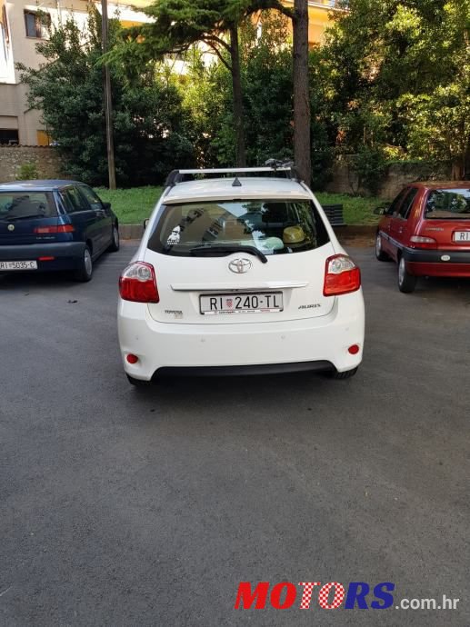 2012' Toyota Auris 1.6 Luna photo #4