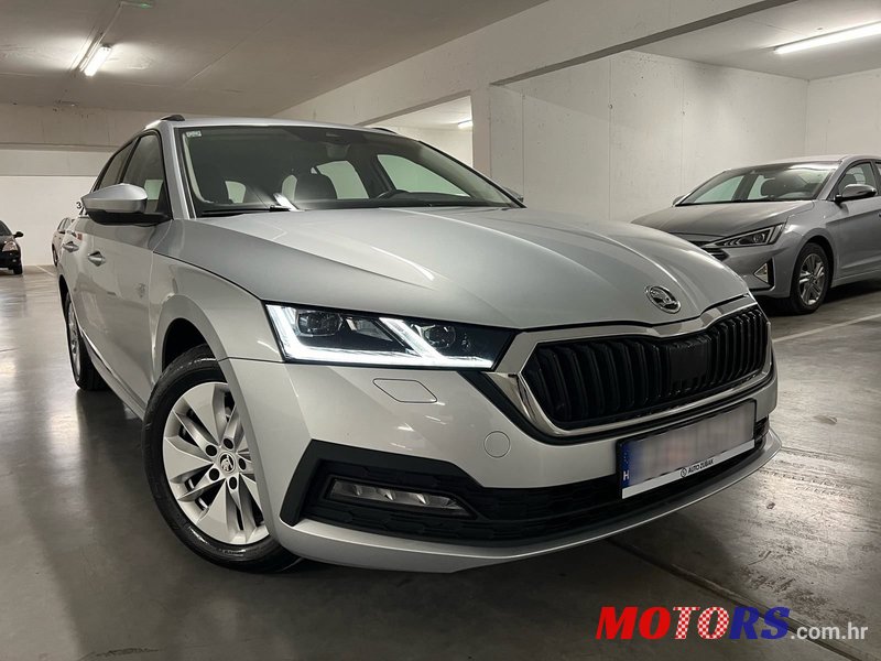 2020' Skoda Octavia Combi photo #3