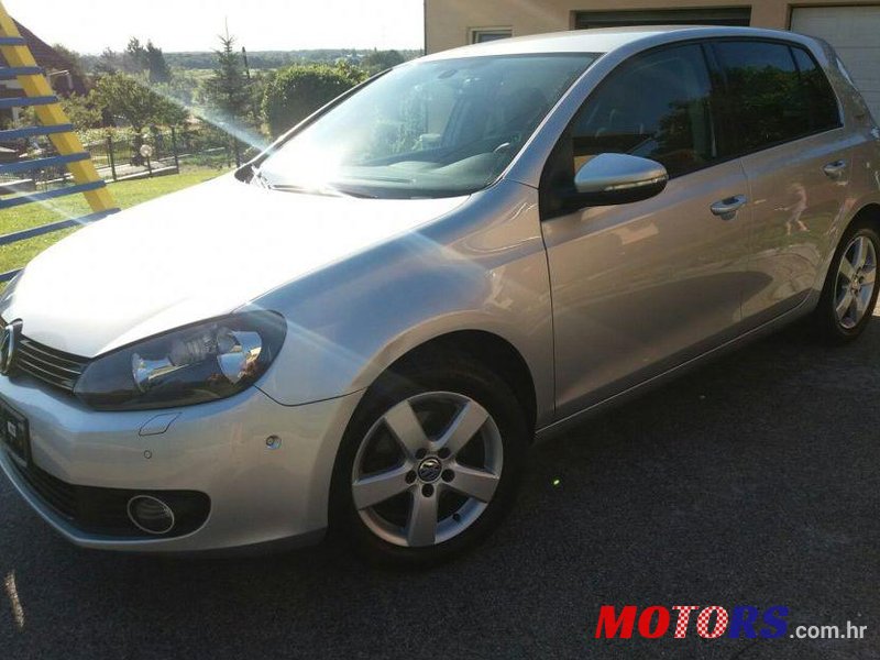 2010' Volkswagen Golf VI 1,6 Tdi photo #1