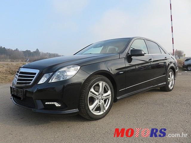 2009' Mercedes-Benz E-Class photo #3