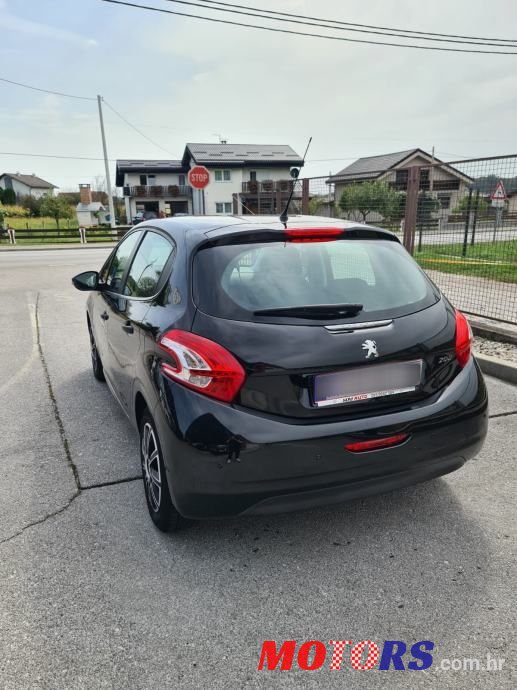 2014' Peugeot 208 1,0 Vti photo #4