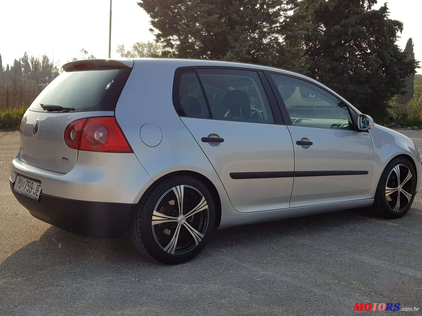 2005' Volkswagen Golf V photo #6