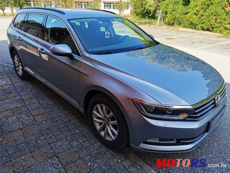 2019' Volkswagen Passat Variant photo #1