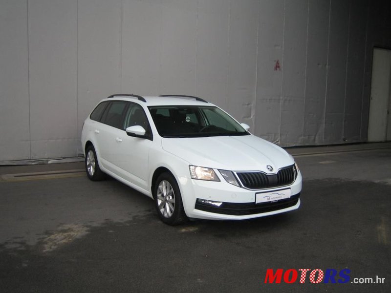 2018' Skoda Octavia Combi photo #1