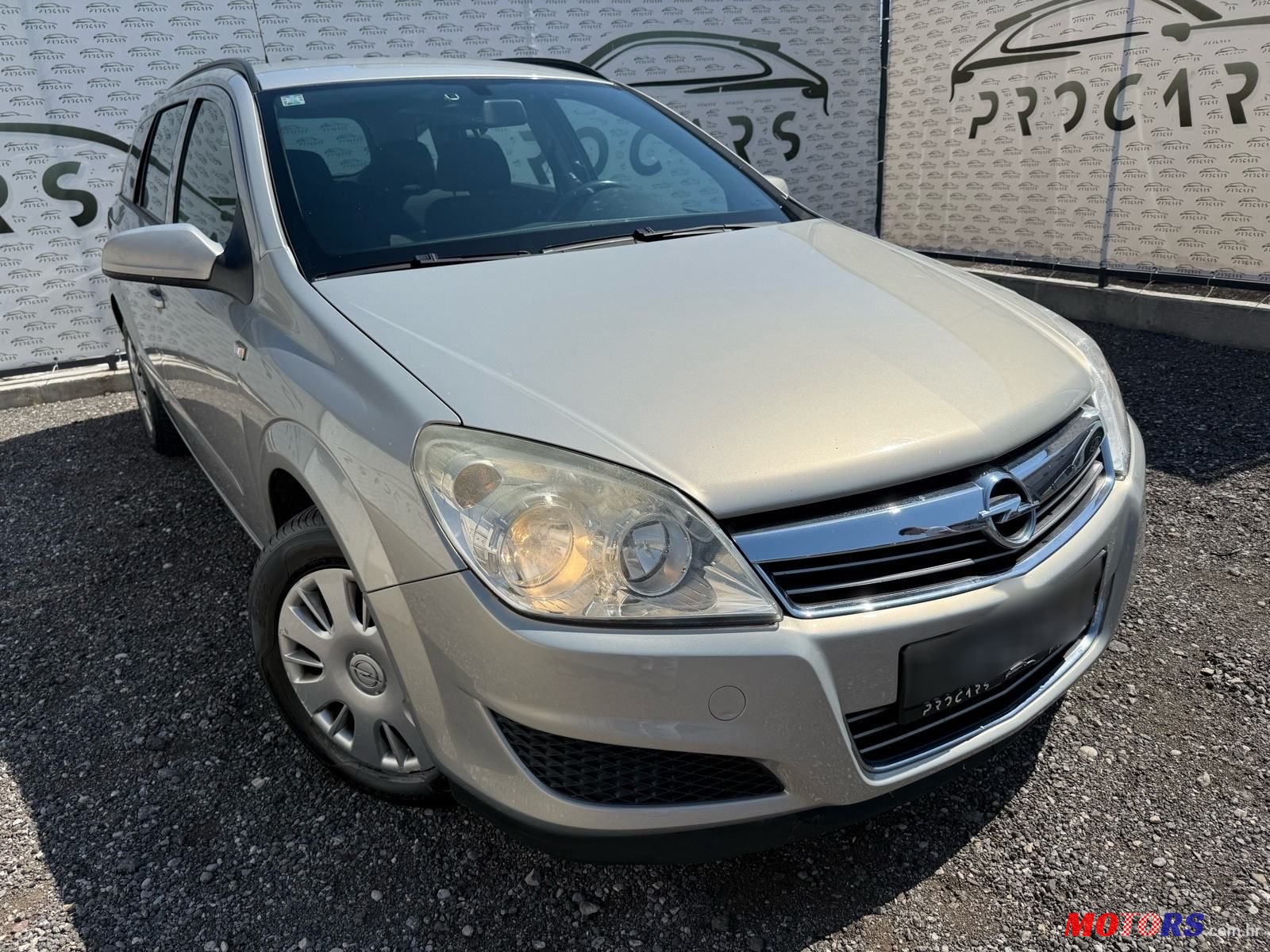 2008' Opel Astra Karavan photo #1