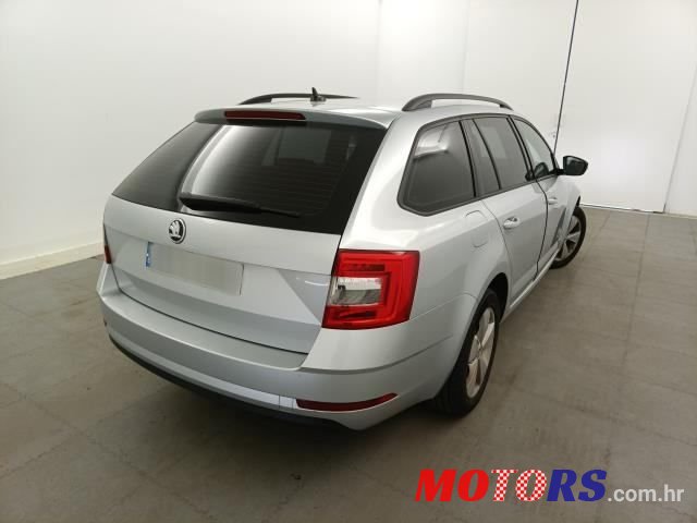 2019' Skoda Octavia Combi photo #2