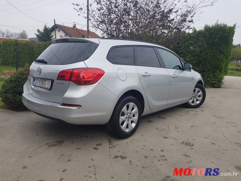 2015' Opel Astra Karavan photo #5