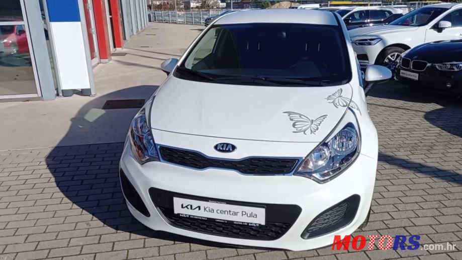 2015' Kia Rio photo #4