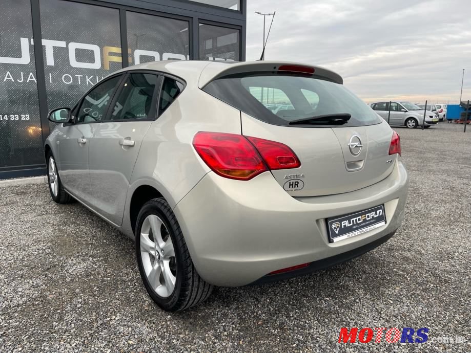 2010' Opel Astra 1,7 Cdti photo #5