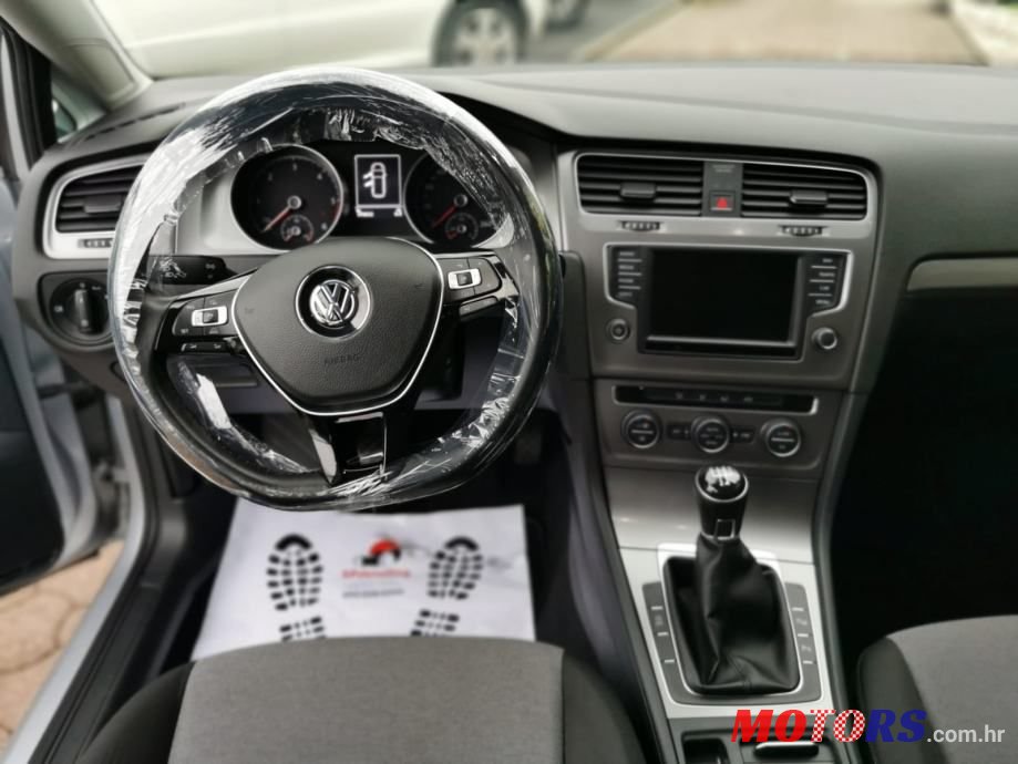 2016' Volkswagen Golf 7 1,6 Tdi Bmt photo #2