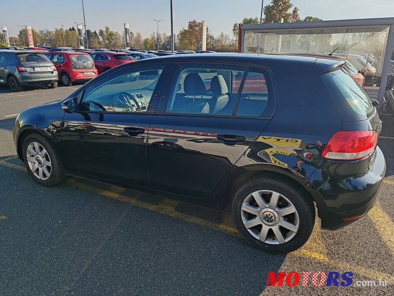 2011' Volkswagen Golf VI 1,6 Tdi photo #3