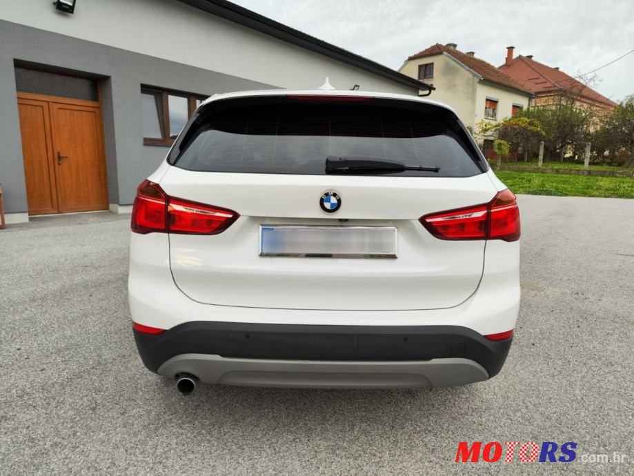 2017' BMW X1 18D photo #3