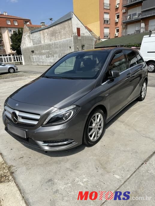 2011' Mercedes-Benz B-Klasa 200 Cdi photo #1