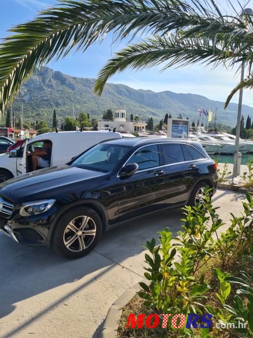 2017' Mercedes-Benz GLC 250 D photo #4