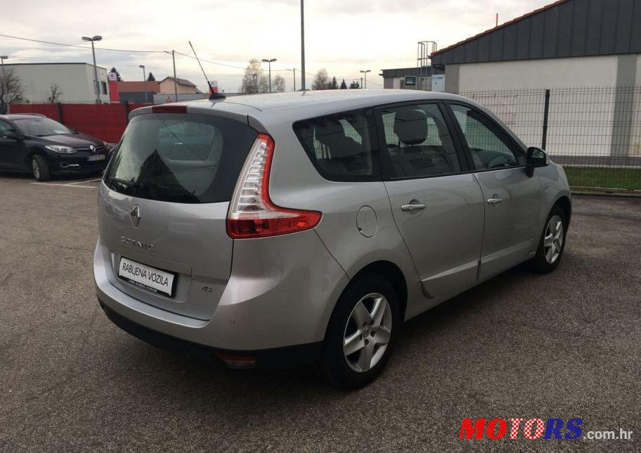 2016' Renault Grand Scenic Dci photo #2
