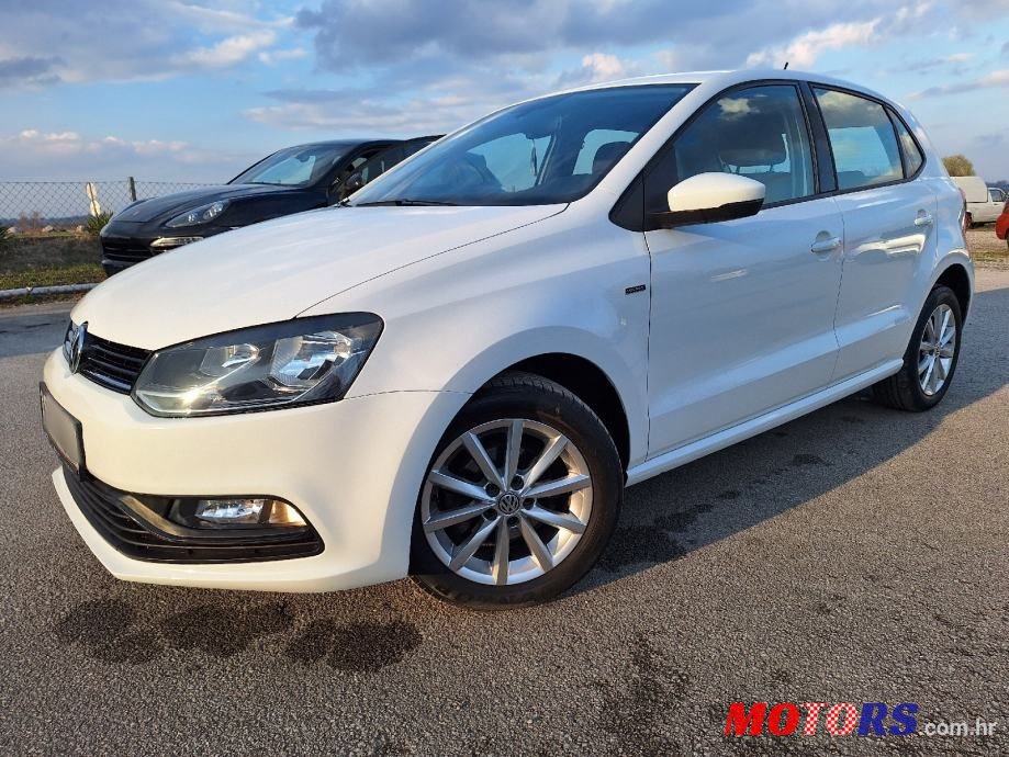 2015' Volkswagen Polo 1,0 photo #2