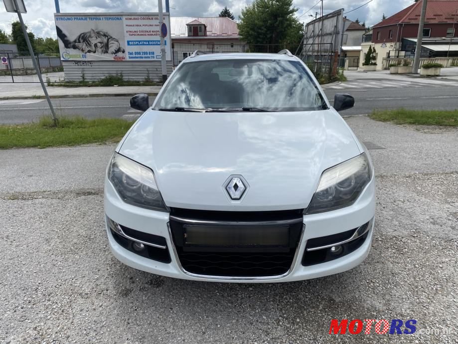 2013' Renault Laguna Grandtour photo #2