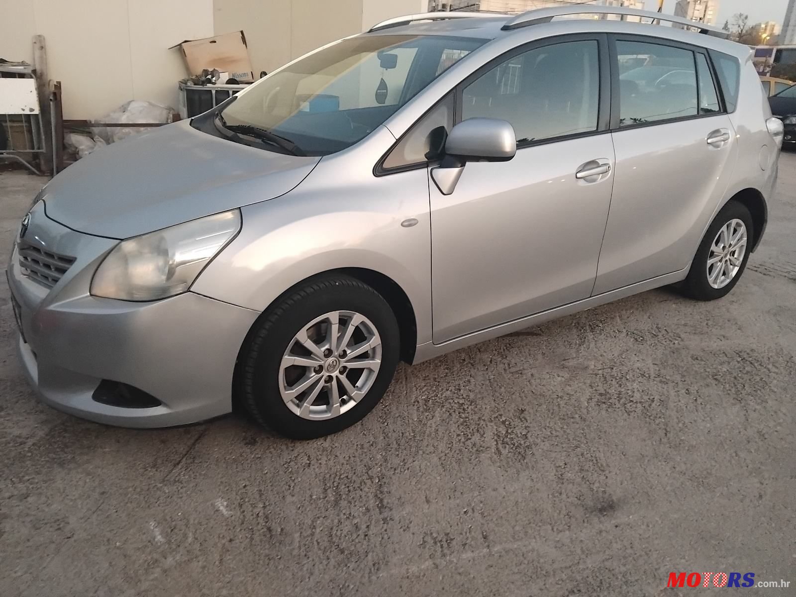 2012' Toyota Verso 2.0 D-4D Family photo #1