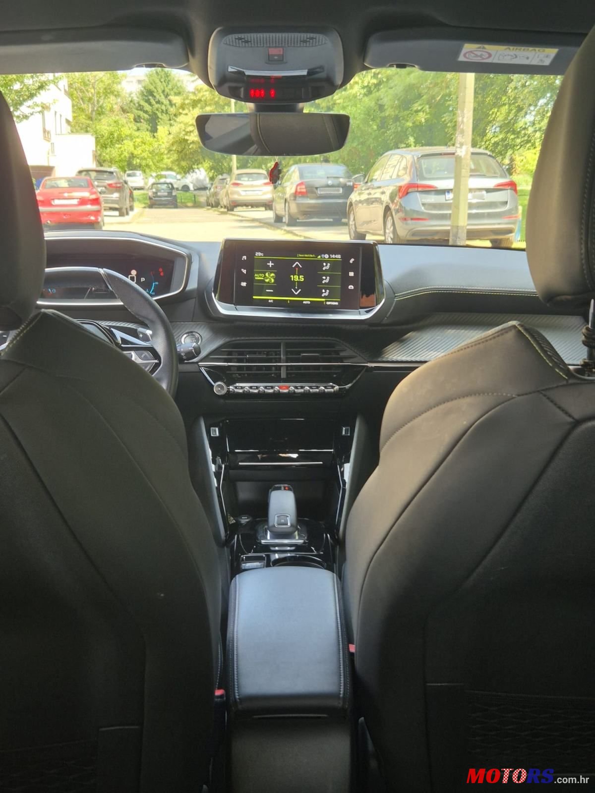 2020' Peugeot 2008 1,5 Bluehdi photo #5