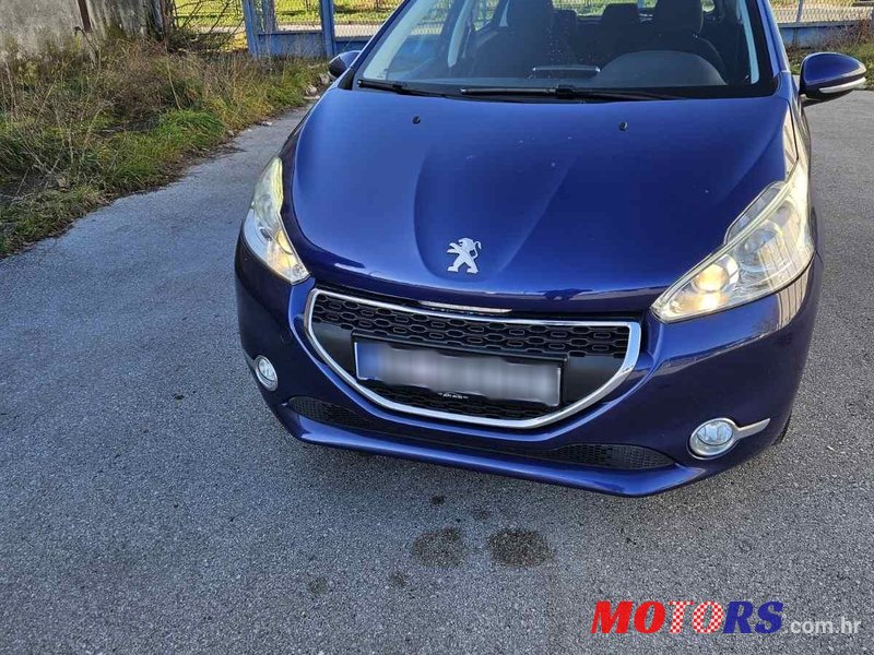 2013' Peugeot 208 1,2 Vti photo #2