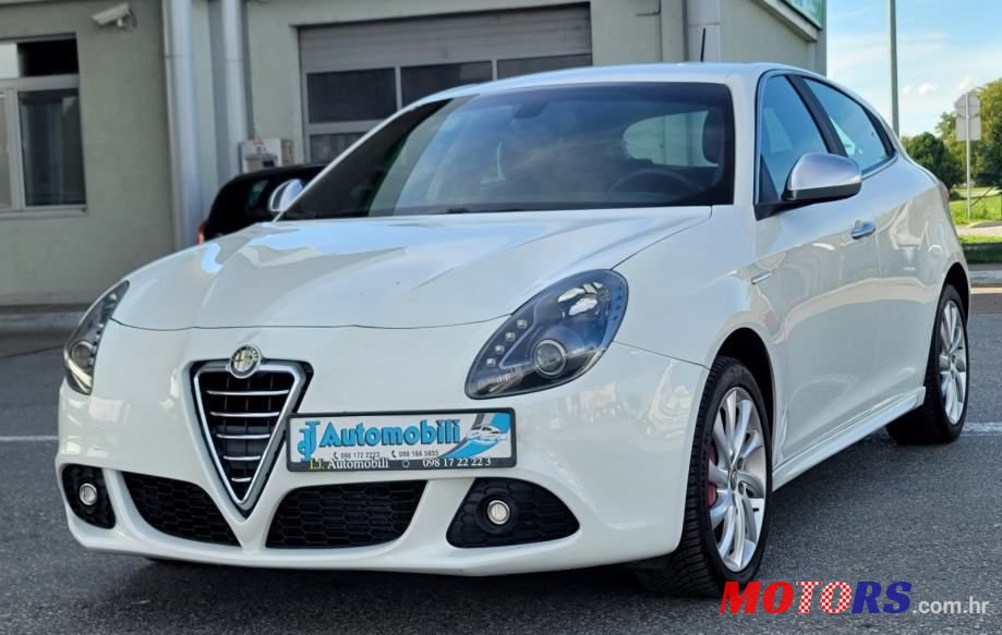 2011' Alfa Romeo Giulietta 2,0 photo #3