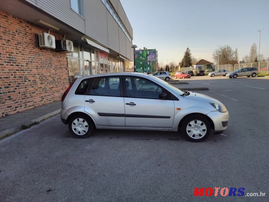 2007' Ford Fiesta photo #3