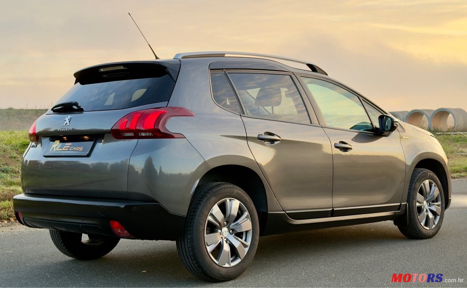 2018' Peugeot 2008 1,5 Bluehdi photo #3