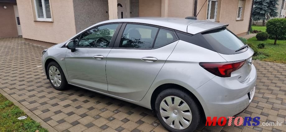 2015' Opel Astra 1.6 Cdti photo #5