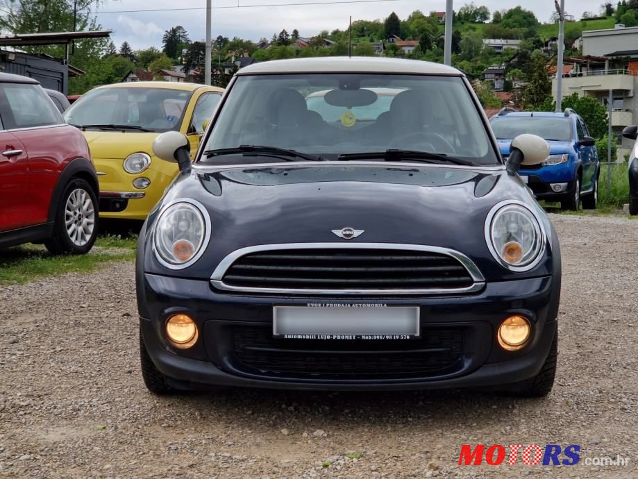 2013' MINI Cooper D photo #3