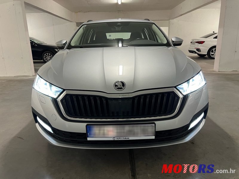 2020' Skoda Octavia Combi photo #2