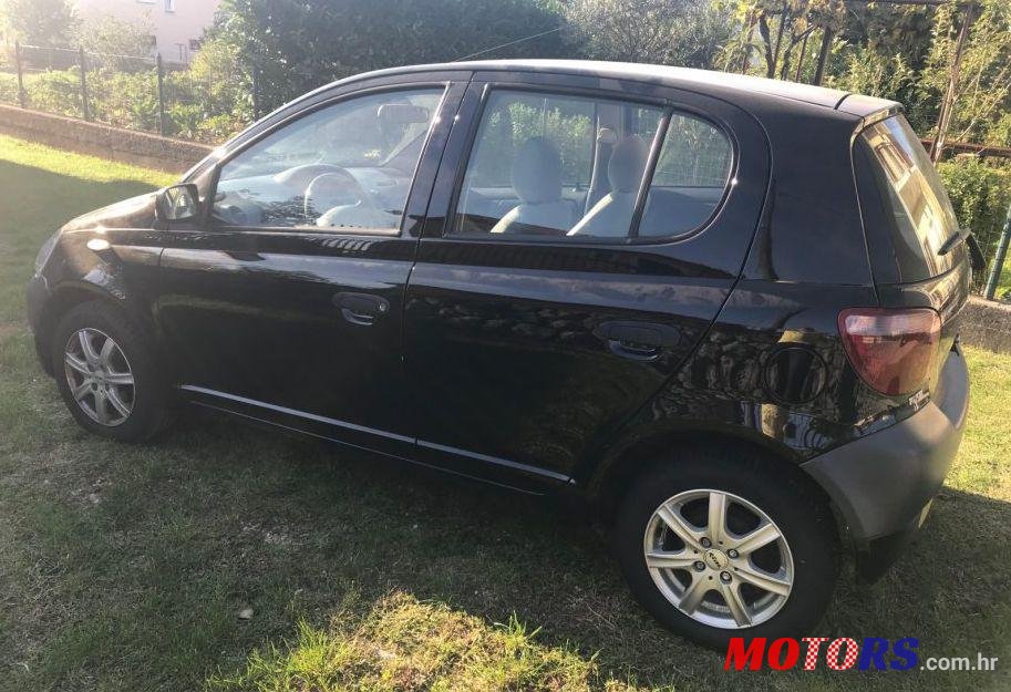 2001' Toyota Yaris 1,0 Vvt-I photo #1