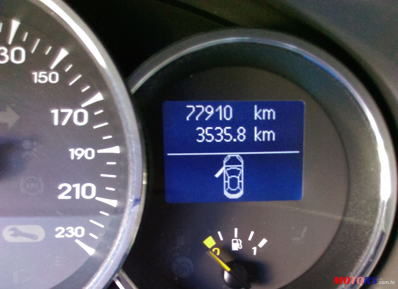 2010' Renault Fluence 1.6 16v photo #7