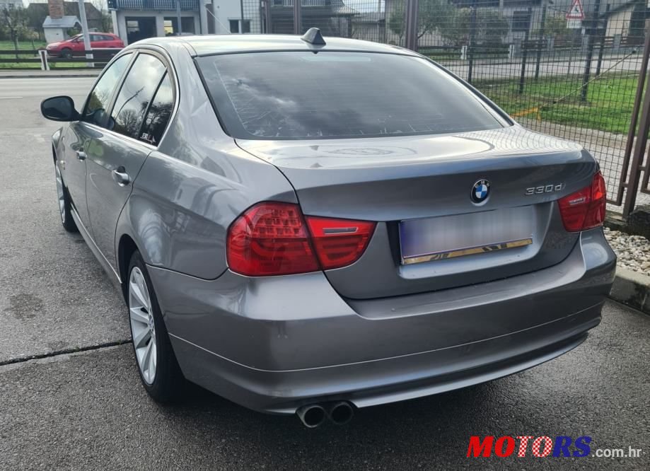 2009' BMW Serija 3 330Xd photo #6