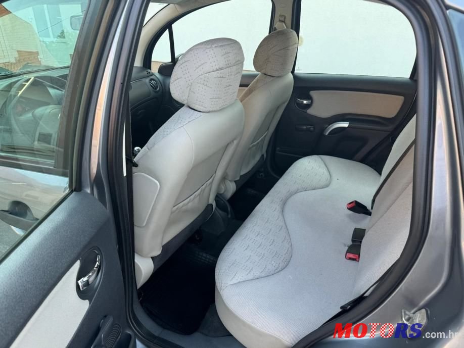 2004' Citroen C3 1,4 I Sx photo #6