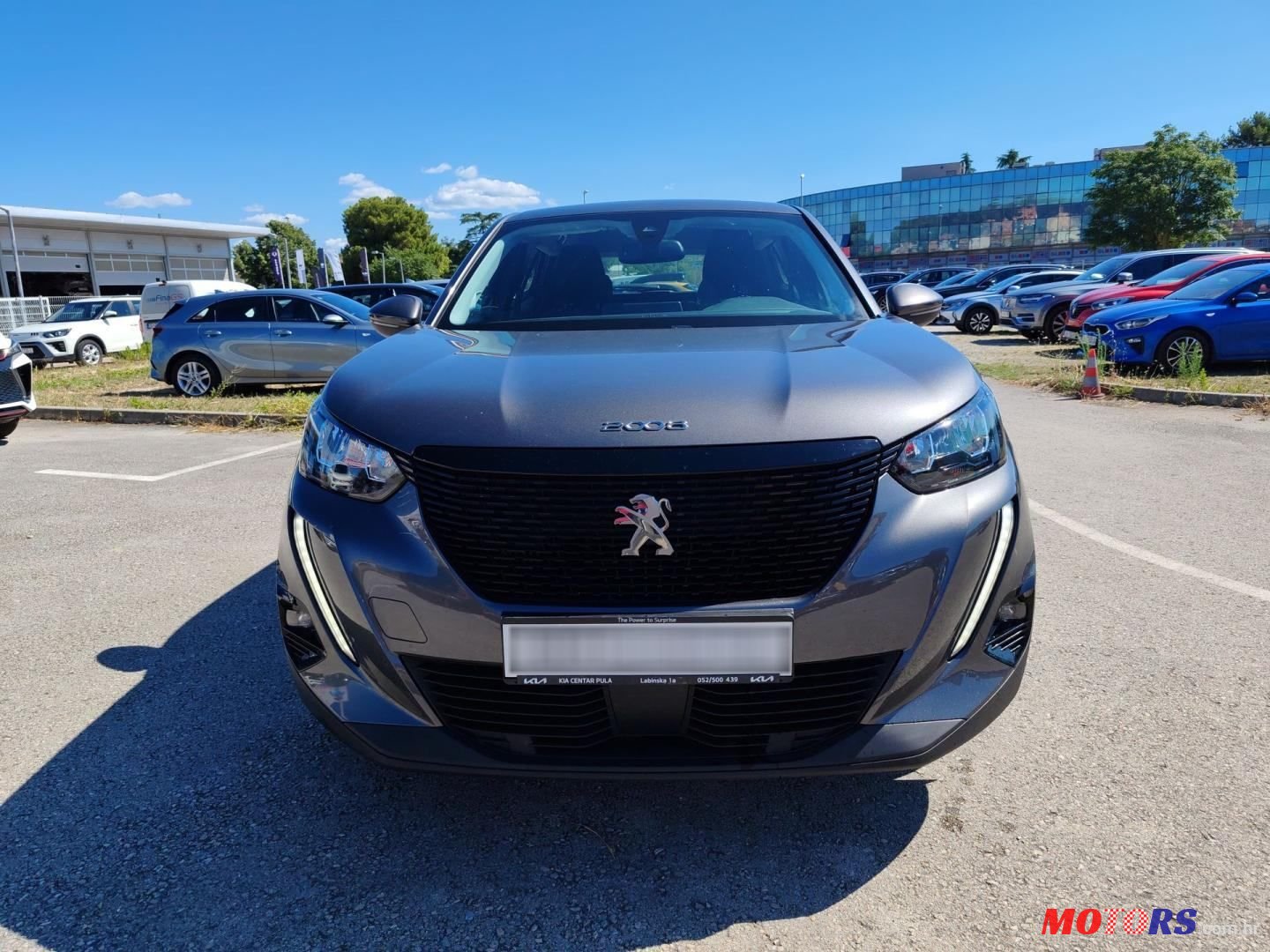 2021' Peugeot 2008 1.2 Puretech photo #2