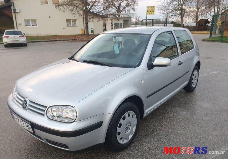 2002' Volkswagen Golf IV photo #1