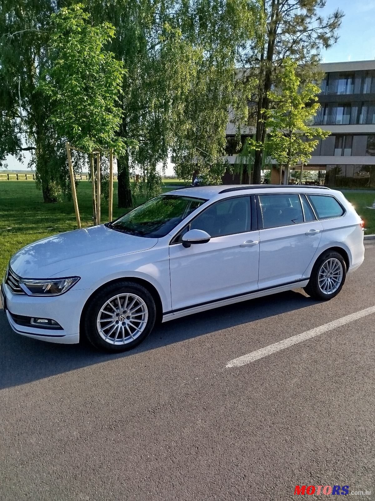 2017' Volkswagen Passat Variant photo #1