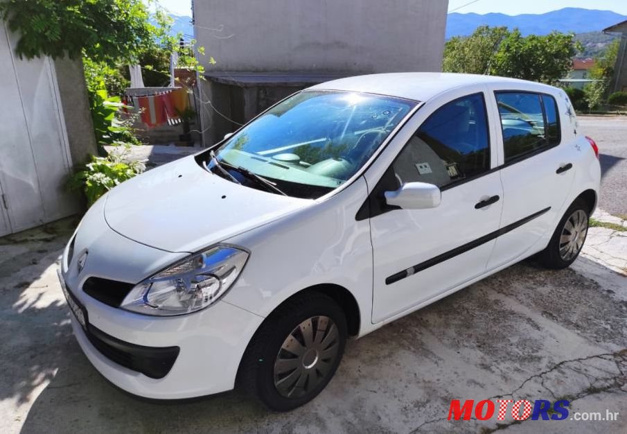 2007' Renault Clio 1,2 16V photo #1