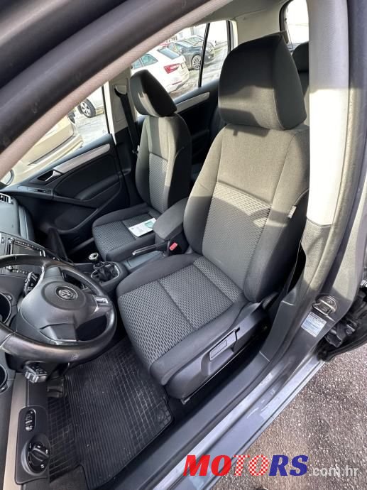 2009' Volkswagen Golf 6 2,0 Tdi photo #5