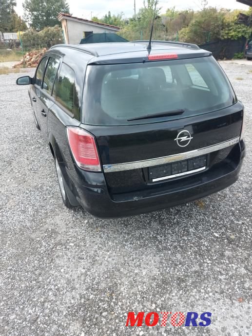 2006' Opel Astra Karavan photo #5