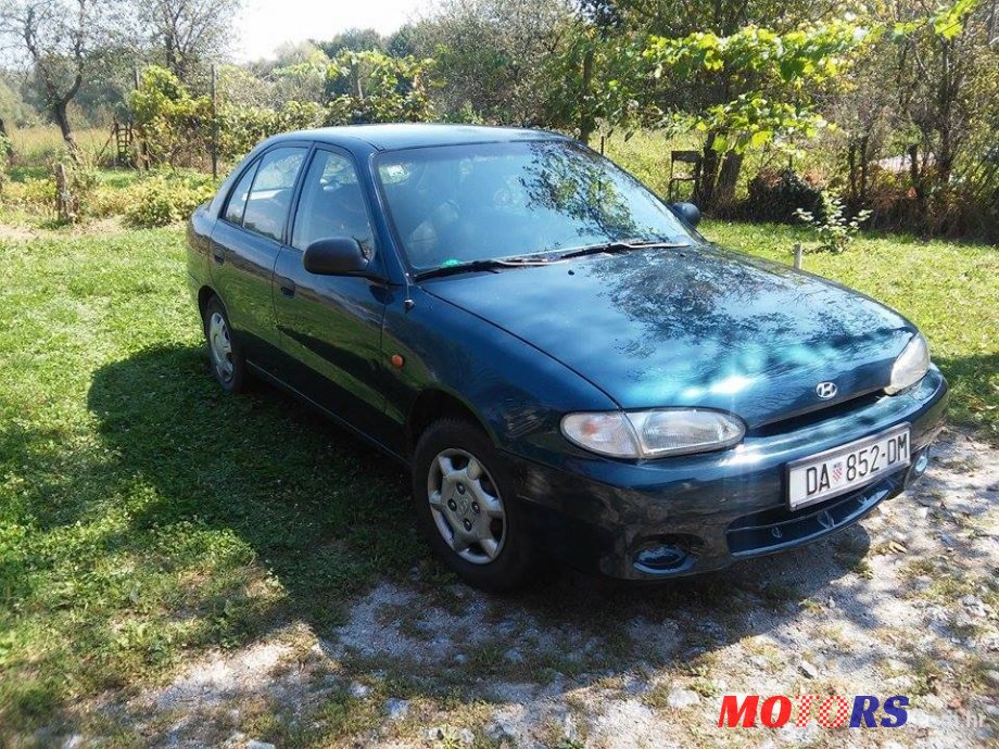 1996' Hyundai Accent photo #2