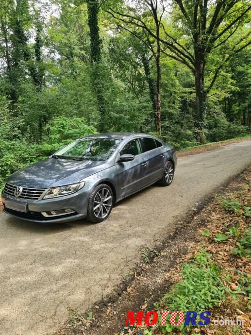 2012' Volkswagen Passat photo #1