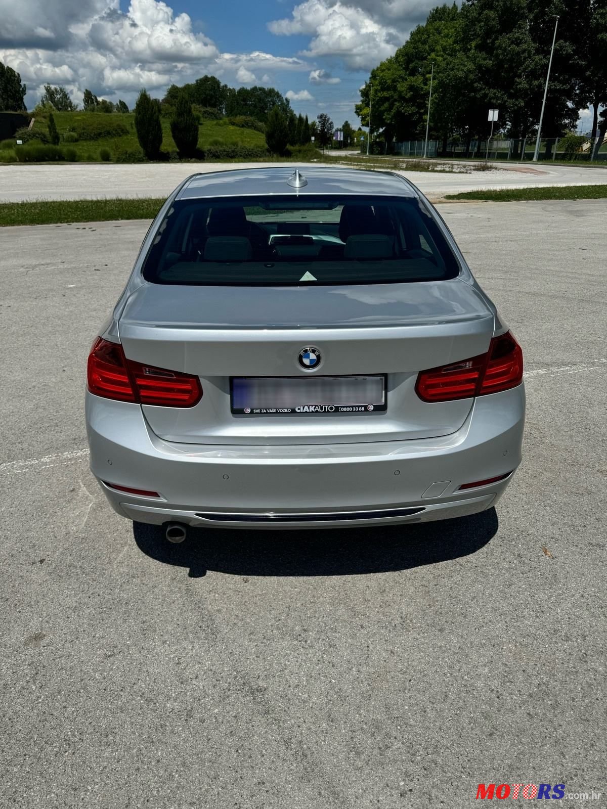 2015' BMW Serija 3 316D photo #3