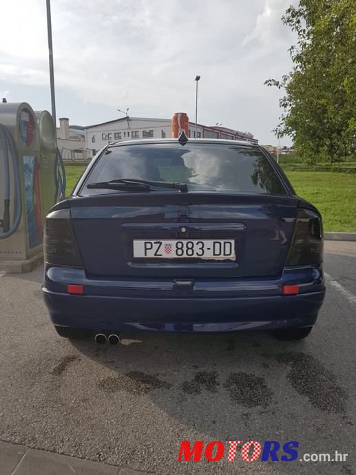 2008' Opel Astra photo #4