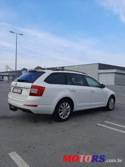 2013' Skoda Octavia Combi photo #6