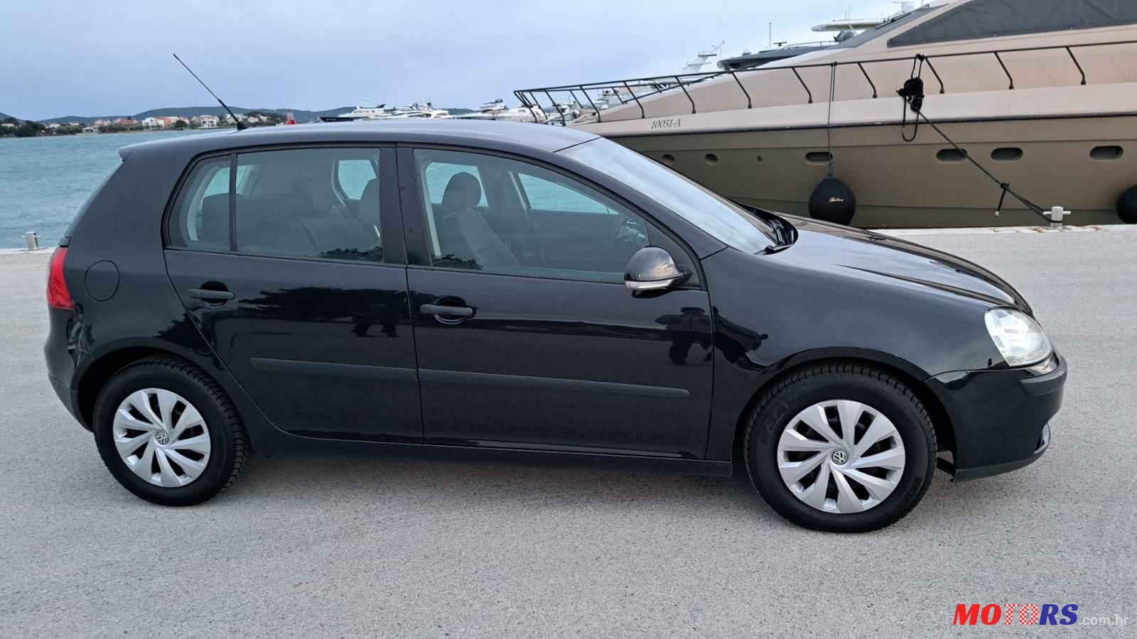 2005' Volkswagen Golf V 1,9 Tdi photo #2