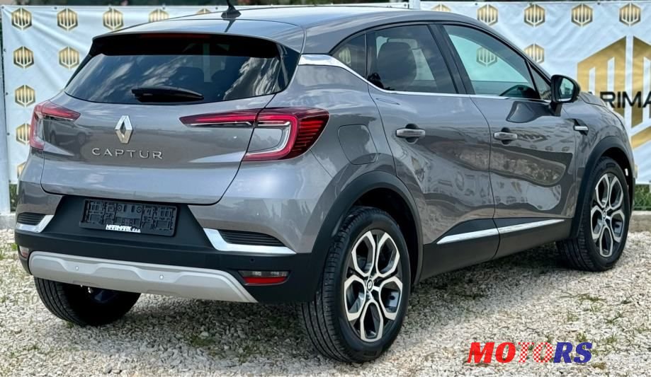 2021' Renault Captur Tce photo #3