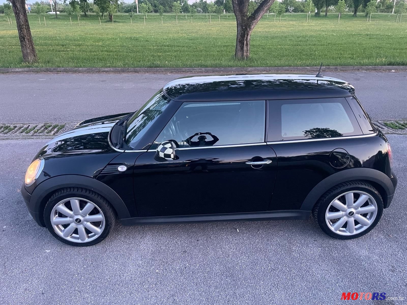 2009' MINI Cooper photo #4