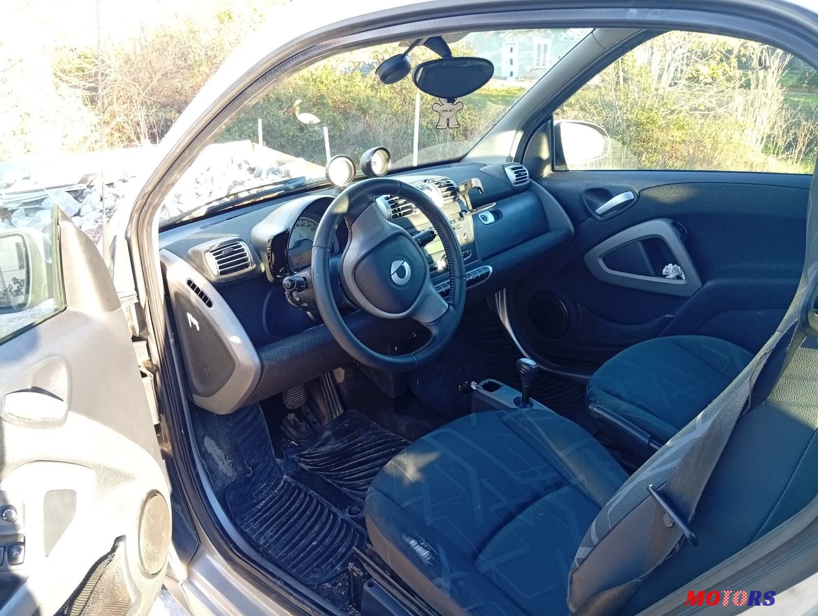 2011' Smart Fortwo 1.0 Passion photo #2